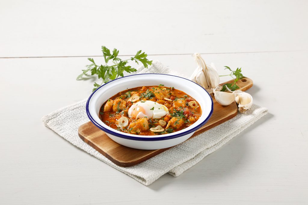 Bacalao con pisto manchego y huevo escalfado Conservas Antonio